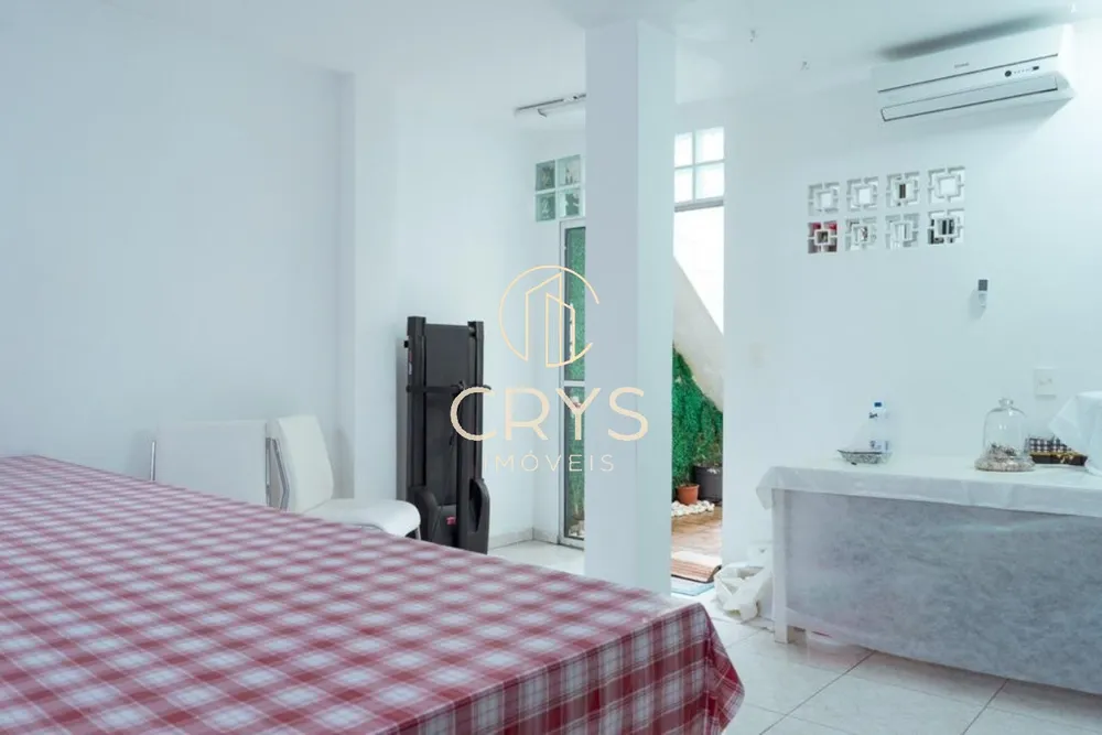 Casa, 3 quartos, 240 m² - Foto 4