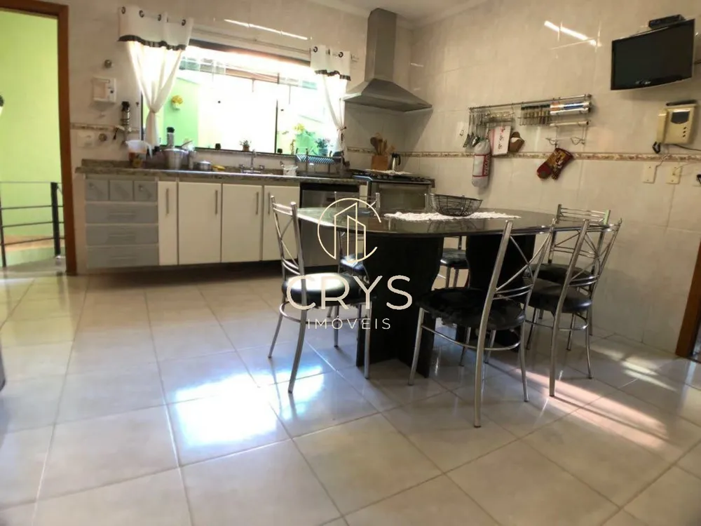 Casa, 3 quartos, 210 m² - Foto 8