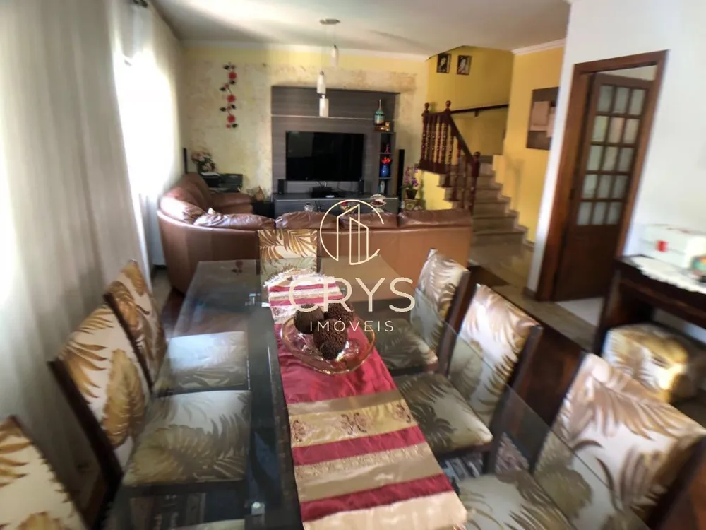 Casa, 3 quartos, 210 m² - Foto 2