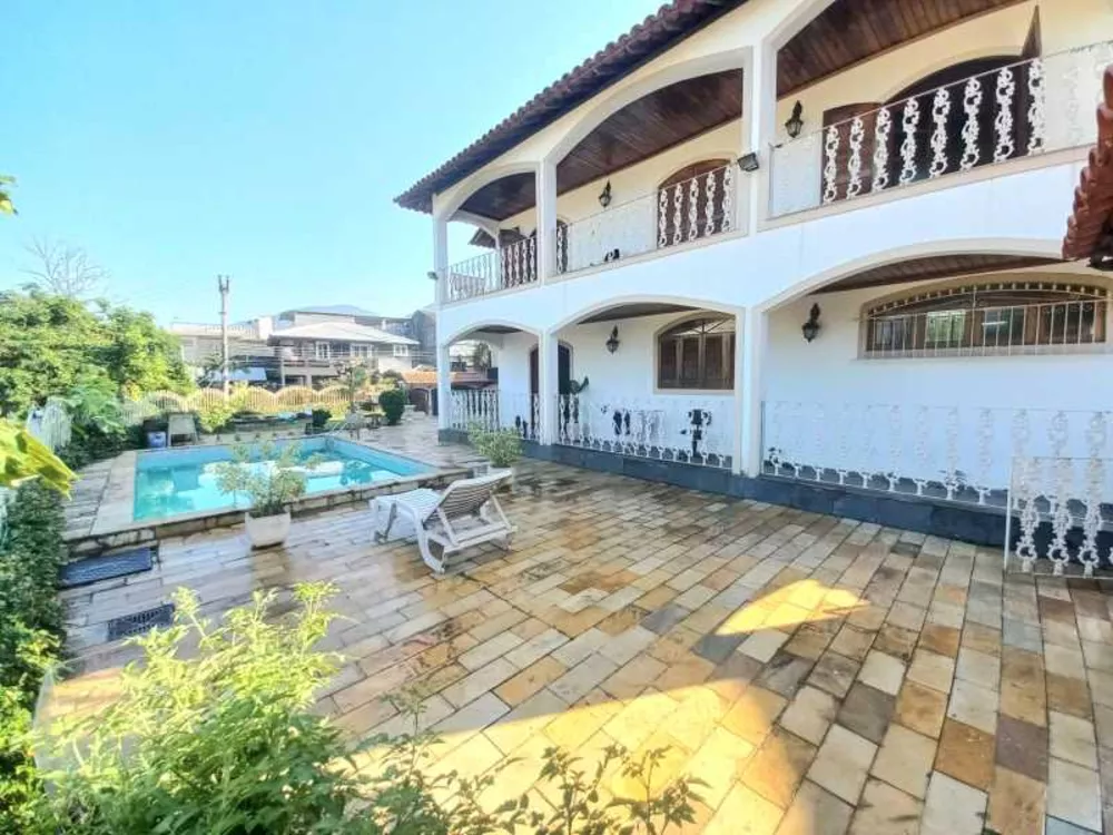 Casa de Condomínio à venda com 3 quartos, 236m² - Foto 4