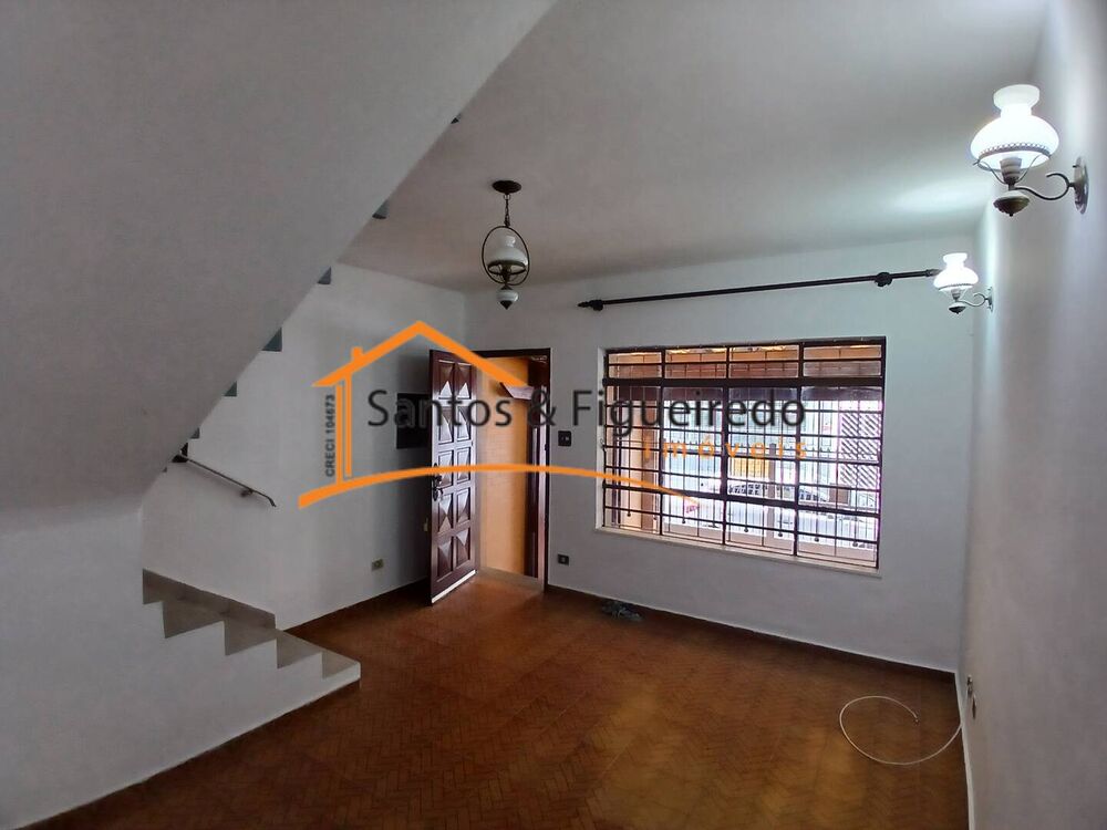 Casa para alugar com 2 quartos, 120m² - Foto 1