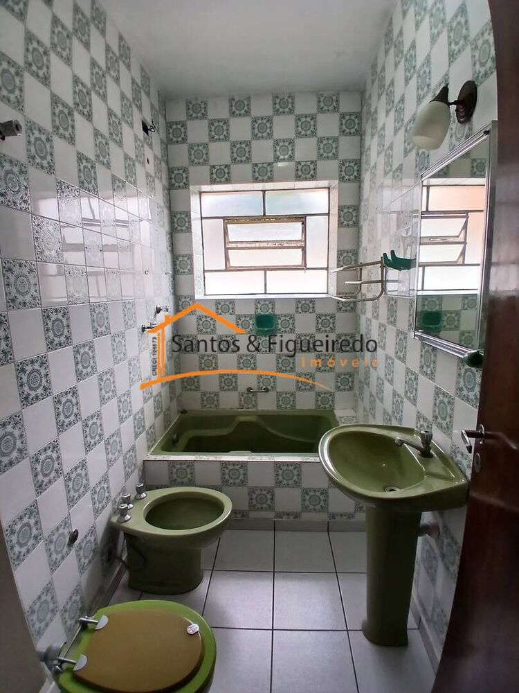 Casa para alugar com 2 quartos, 120m² - Foto 4