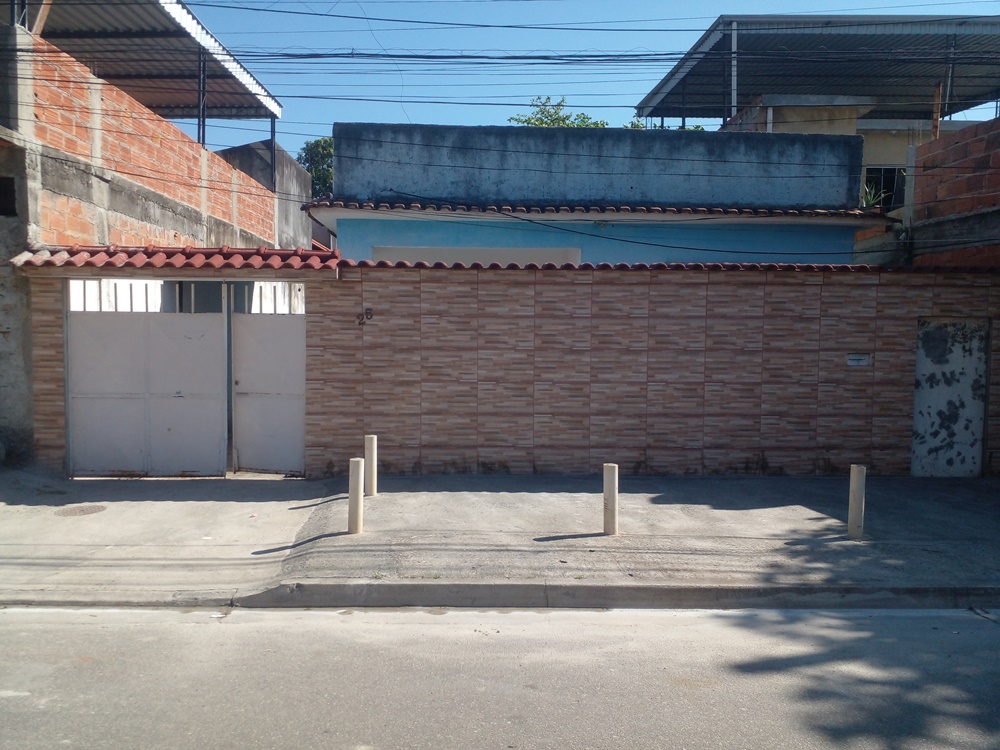 Casa à venda com 2 quartos, 200m² - Foto 1