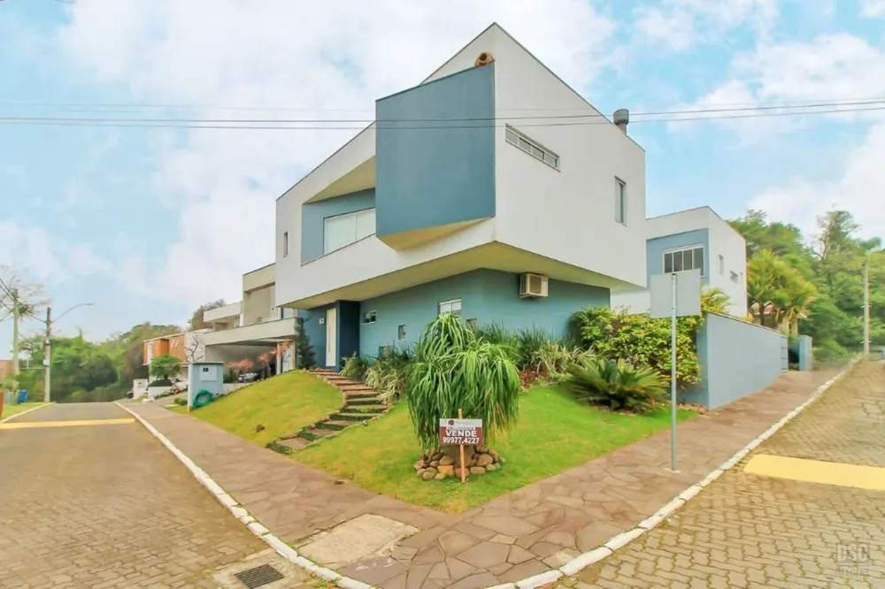 Casa, 4 quartos, 318 m² - Foto 1
