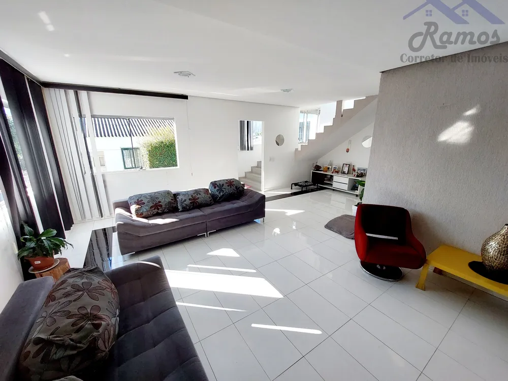 Casa, 4 quartos, 215 m² - Foto 2