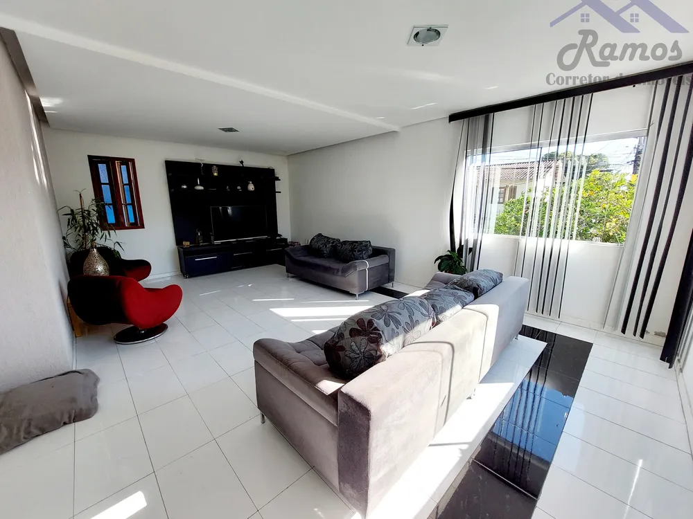 Casa, 4 quartos, 215 m² - Foto 1