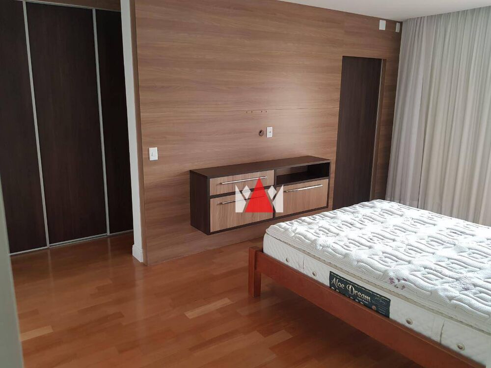 Sobrado, 4 quartos, 440 m² - Foto 1