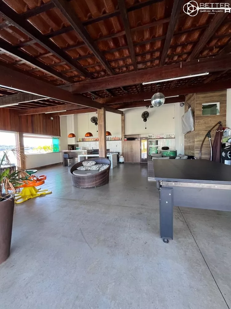 Chácara, 3 quartos, 1800 m² - Foto 1