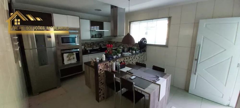 Casa, 3 quartos, 247 m² - Foto 1