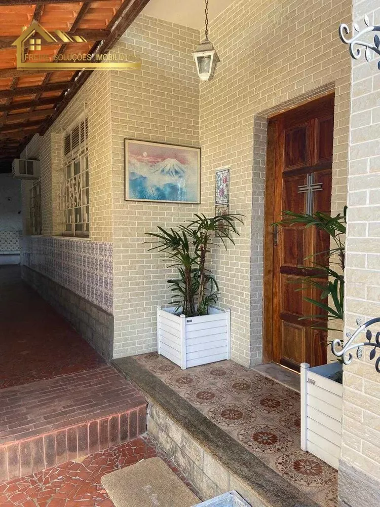 Casa, 4 quartos, 248 m² - Foto 2