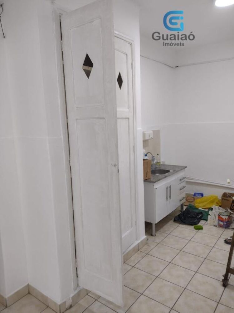 Casa para alugar com 4 quartos, 300m² - Foto 20