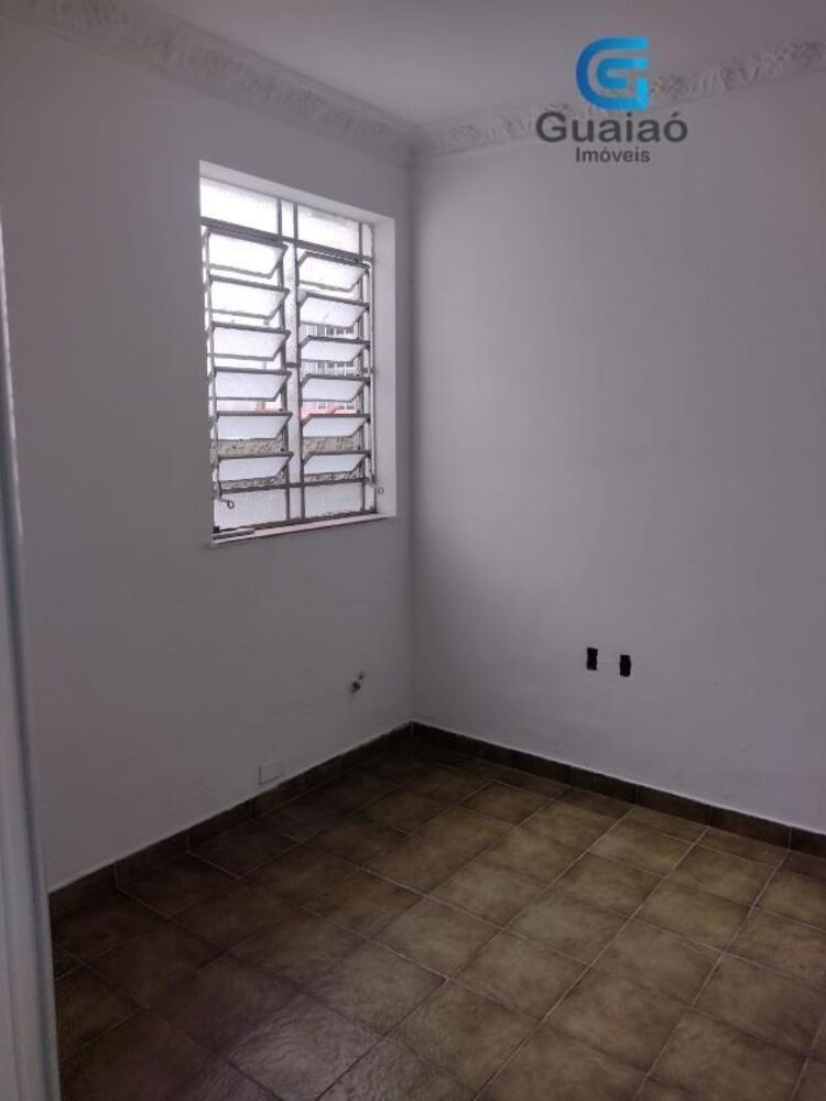 Casa para alugar com 4 quartos, 300m² - Foto 3