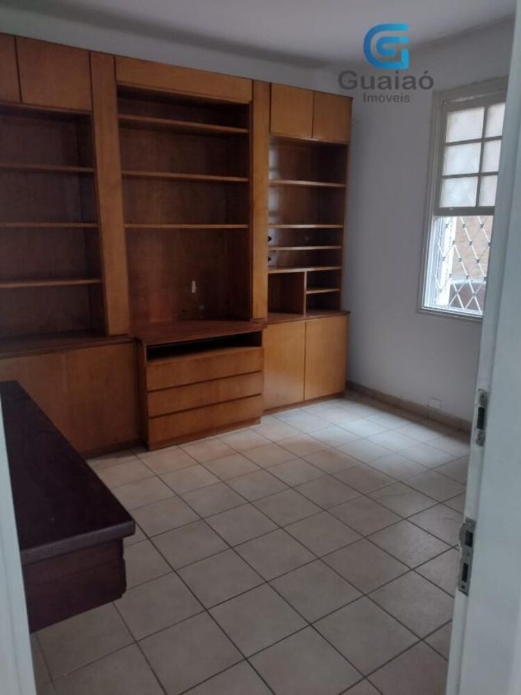 Casa para alugar com 4 quartos, 300m² - Foto 10