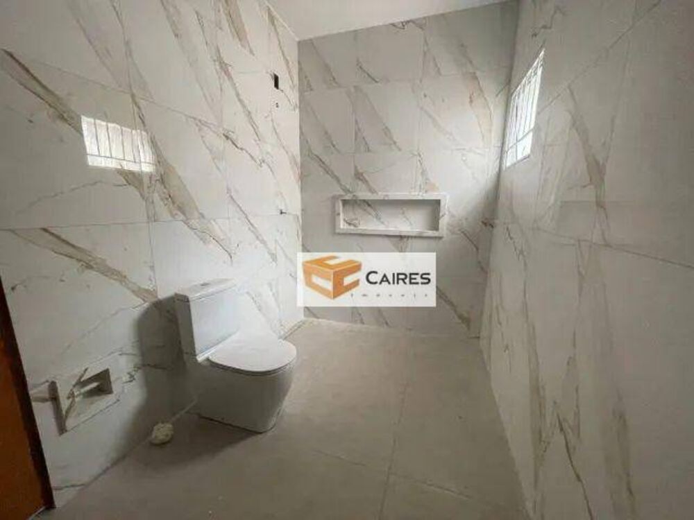 Casa à venda e aluguel com 3 quartos, 299m² - Foto 2
