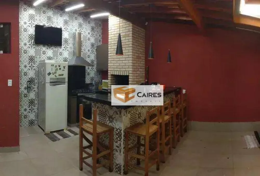 Casa à venda com 3 quartos, 120m² - Foto 1