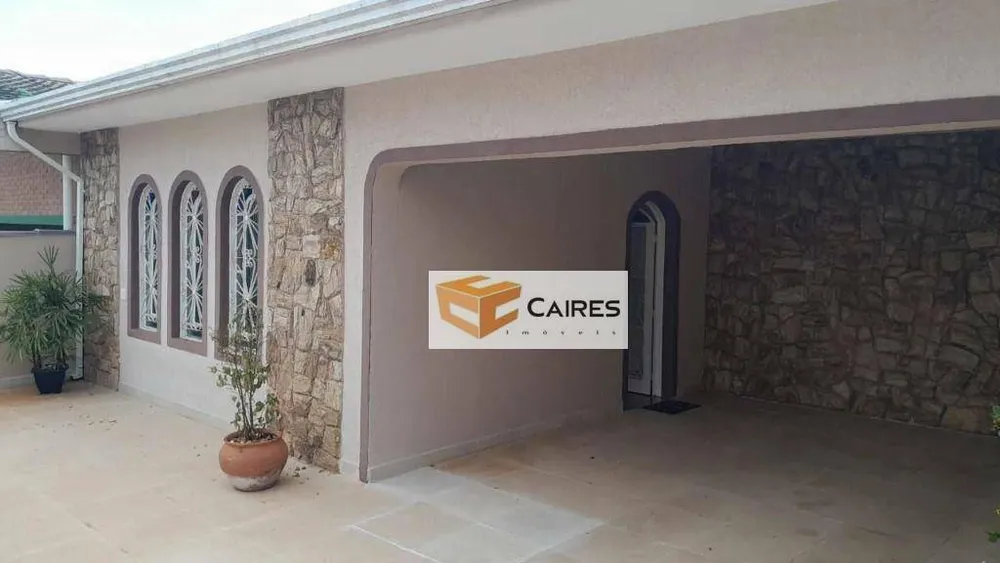 Casa, 4 quartos, 300 m² - Foto 1