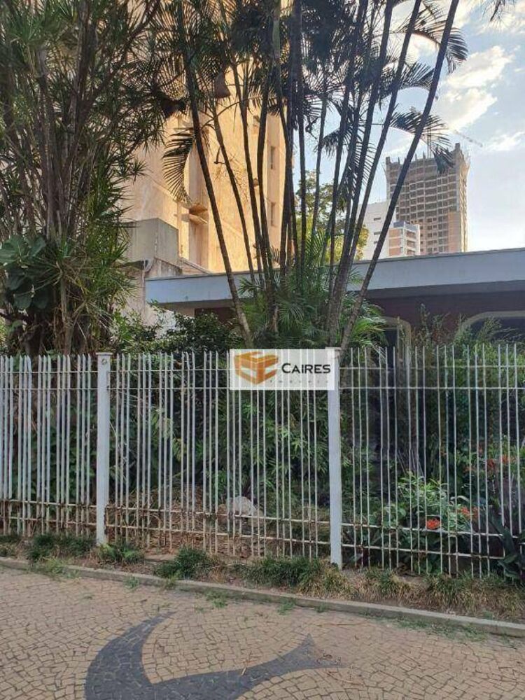 Casa, 4 quartos, 244 m² - Foto 1