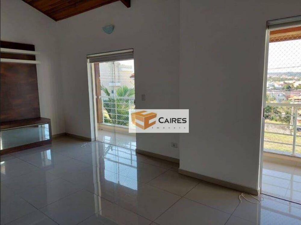 Casa de Condomínio à venda com 3 quartos, 213m² - Foto 2