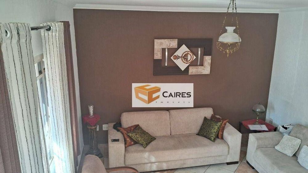 Casa à venda com 4 quartos, 252m² - Foto 1