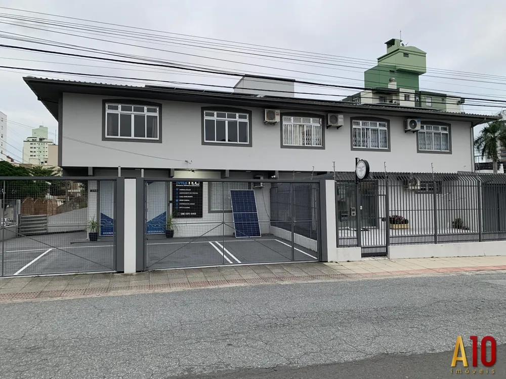 Casa, 4 quartos, 234 m² - Foto 1