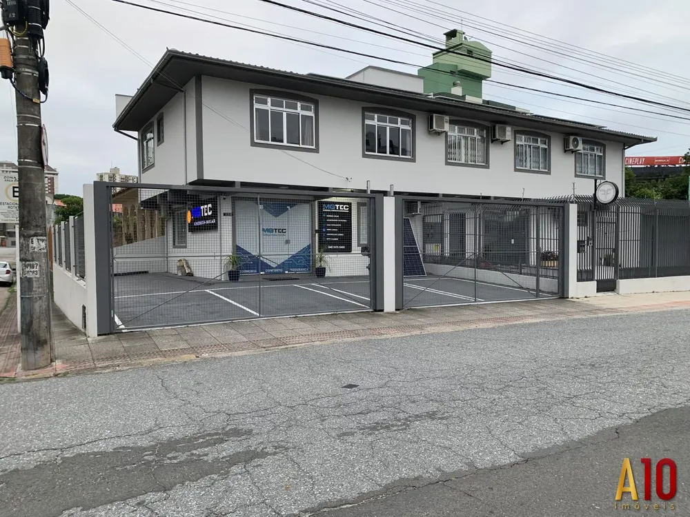 Casa, 4 quartos, 234 m² - Foto 2