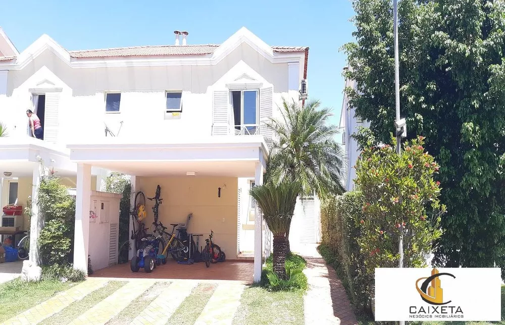 Casa à venda com 3 quartos, 185m² - Foto 1