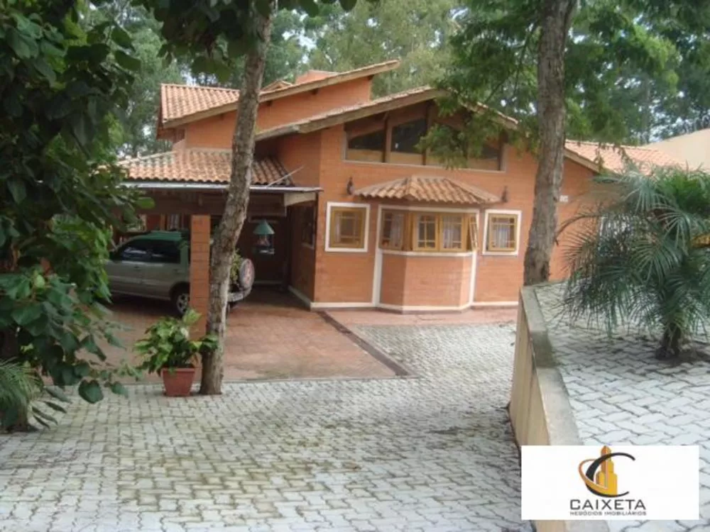 Casa de Condomínio à venda com 3 quartos, 210m² - Foto 1