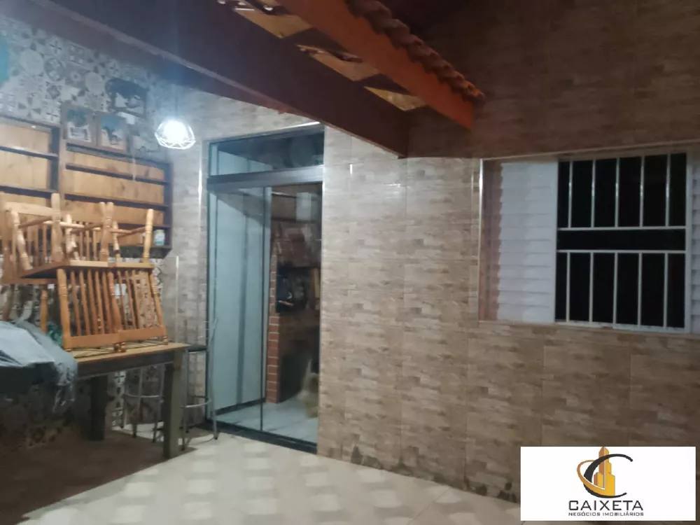 Fazenda à venda com 5 quartos, 2600m² - Foto 2