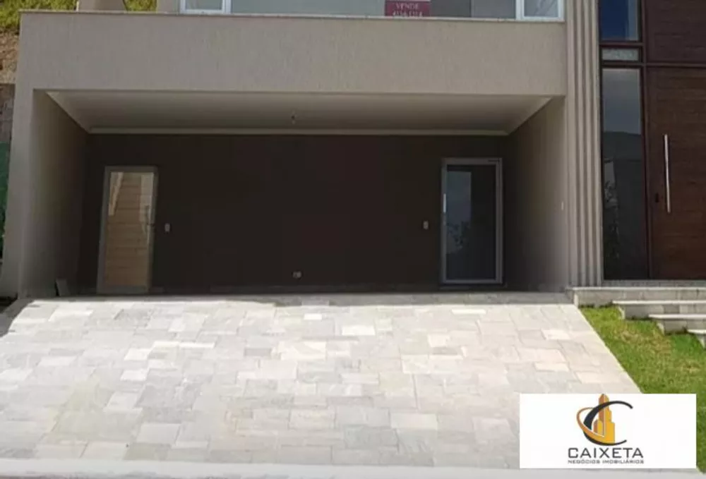 Casa à venda com 3 quartos, 303m² - Foto 2