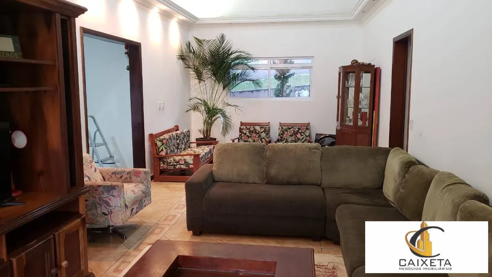 Chácara, 7 quartos, 2700 m² - Foto 1