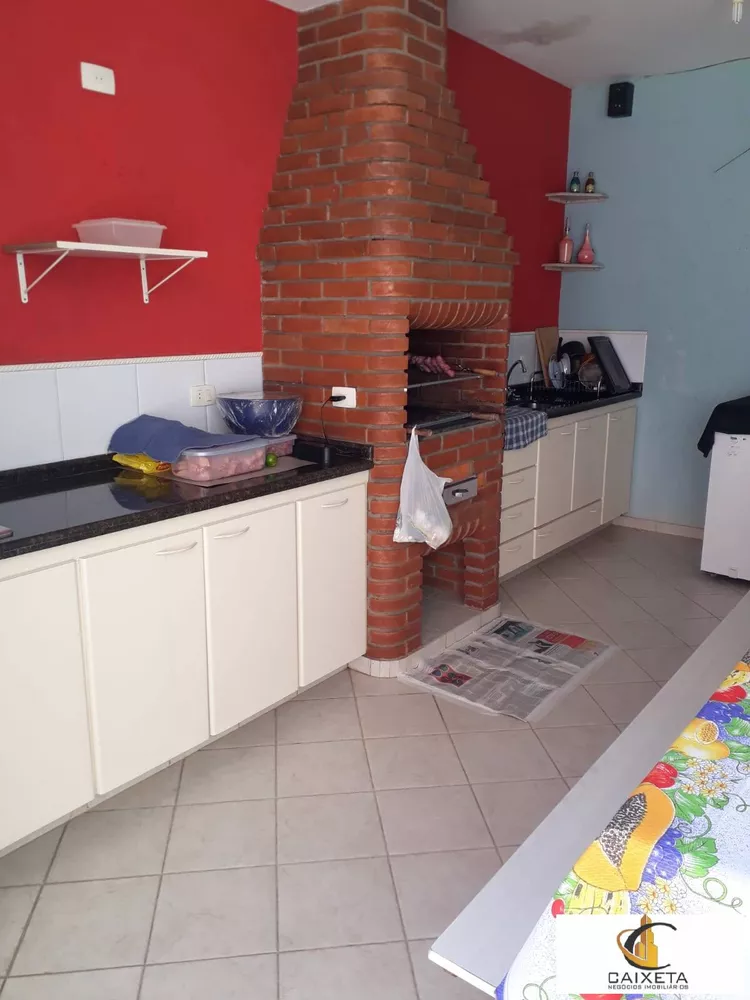 Casa à venda com 3 quartos, 250m² - Foto 3