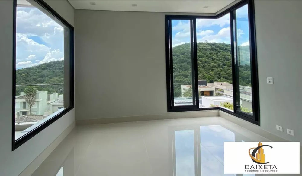 Casa à venda com 4 quartos, 556m² - Foto 8