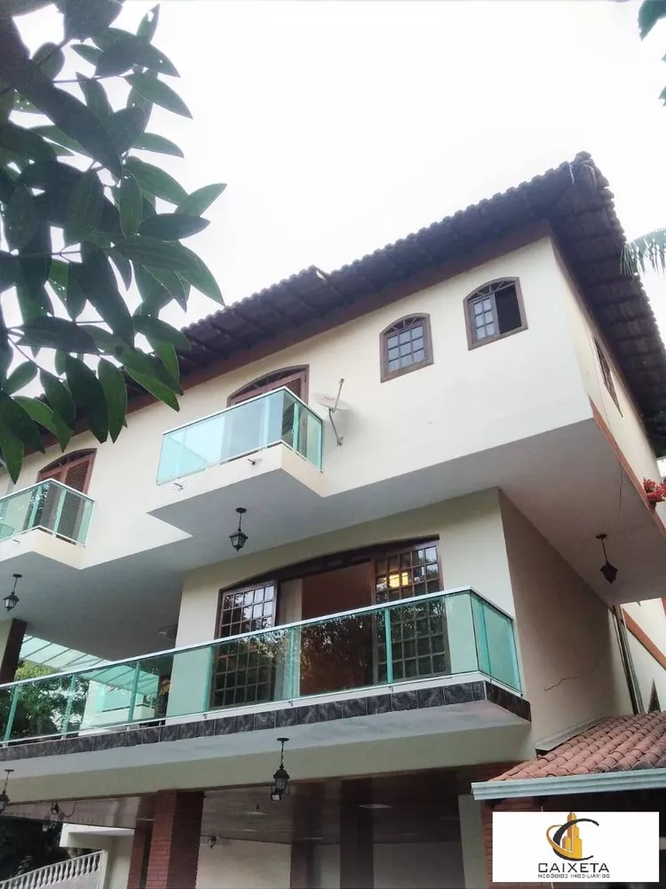 Casa de Condomínio à venda e aluguel com 6 quartos, 600m² - Foto 1