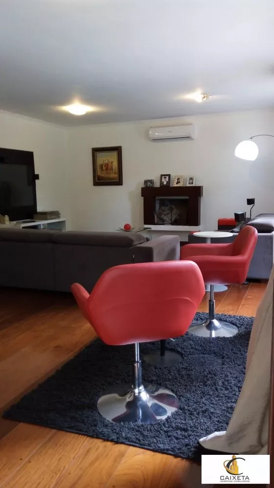 Casa de Condomínio à venda com 4 quartos, 500m² - Foto 3