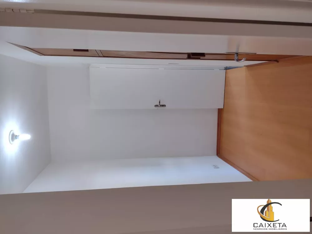 Apartamento para alugar com 3 quartos, 109m² - Foto 8