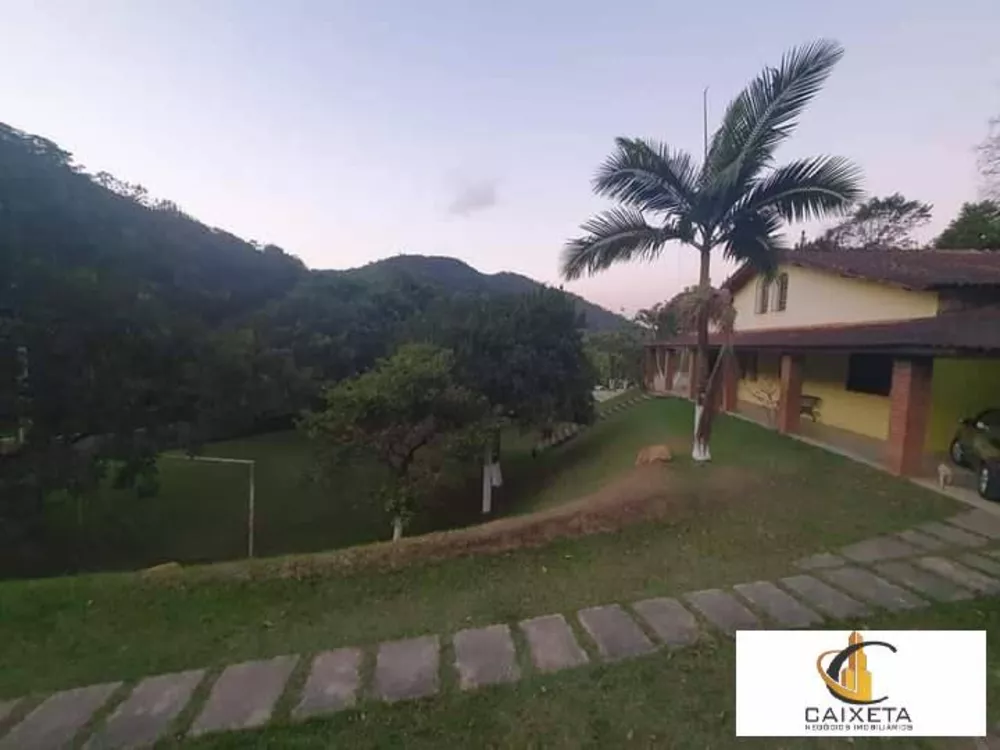 Fazenda à venda com 5 quartos, 2700m² - Foto 4