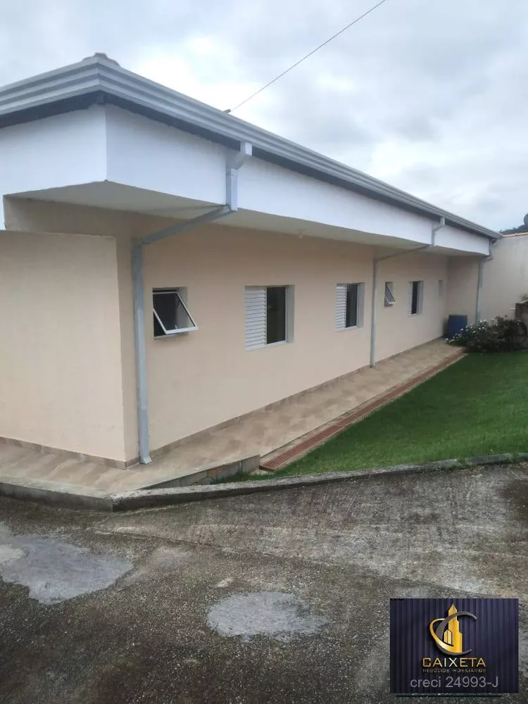 Fazenda à venda com 3 quartos, 222m² - Foto 2