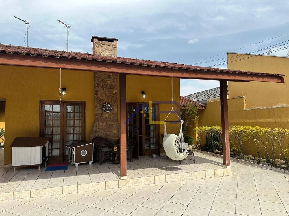 Casa, 4 quartos, 216 m² - Foto 2