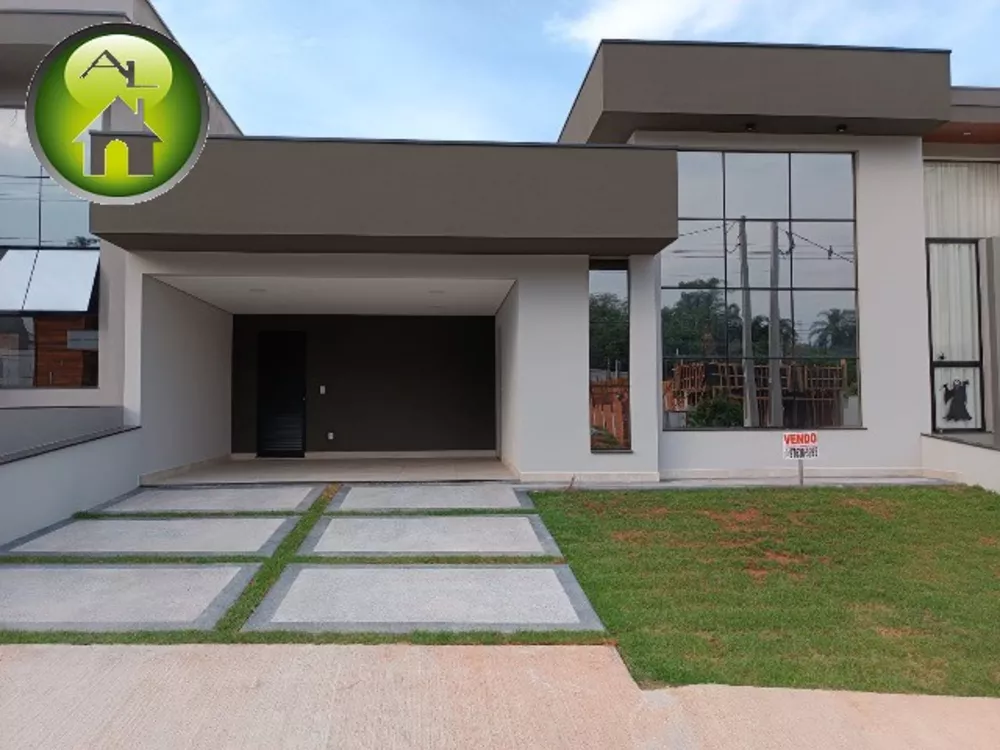 Casa de Condomínio à venda com 3 quartos, 215m² - Foto 1