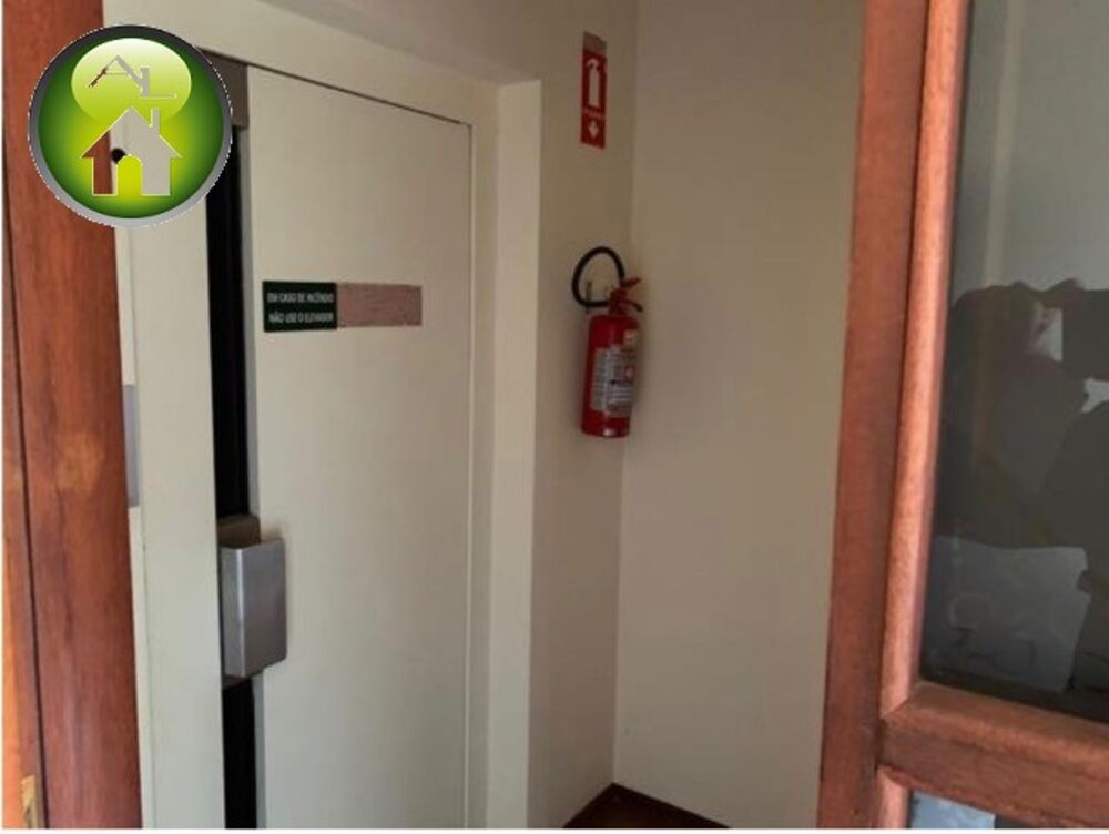 Apartamento à venda com 3 quartos, 170m² - Foto 4