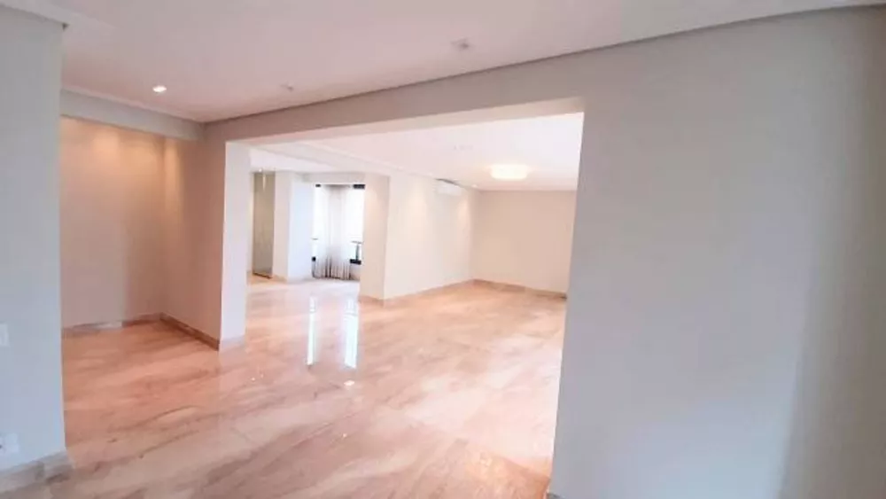 Apartamento à venda com 4 quartos, 220m² - Foto 4