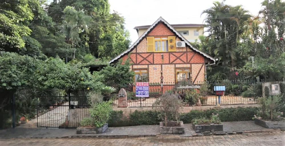 Casa, 4 quartos, 240 m² - Foto 1