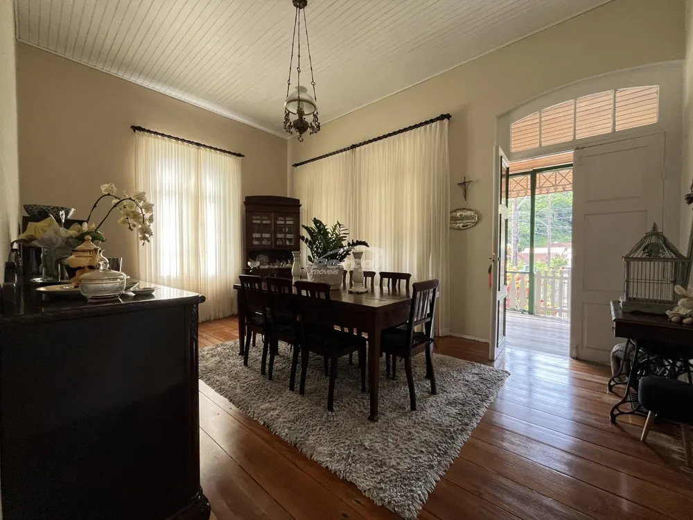 Casa, 6 quartos, 303 m² - Foto 4