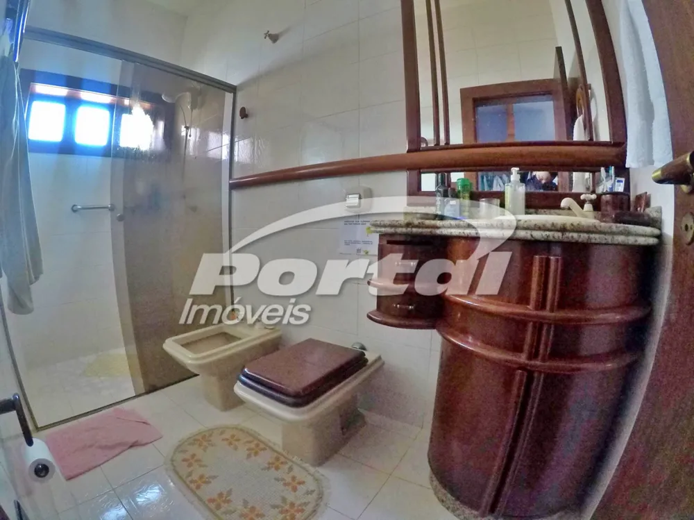 Casa, 4 quartos, 250 m² - Foto 2