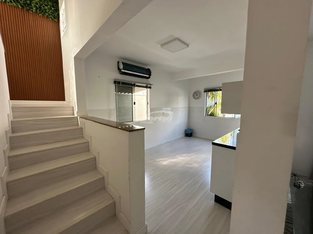 Casa, 4 quartos, 210 m² - Foto 1