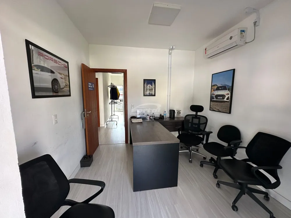 Casa, 4 quartos, 210 m² - Foto 2