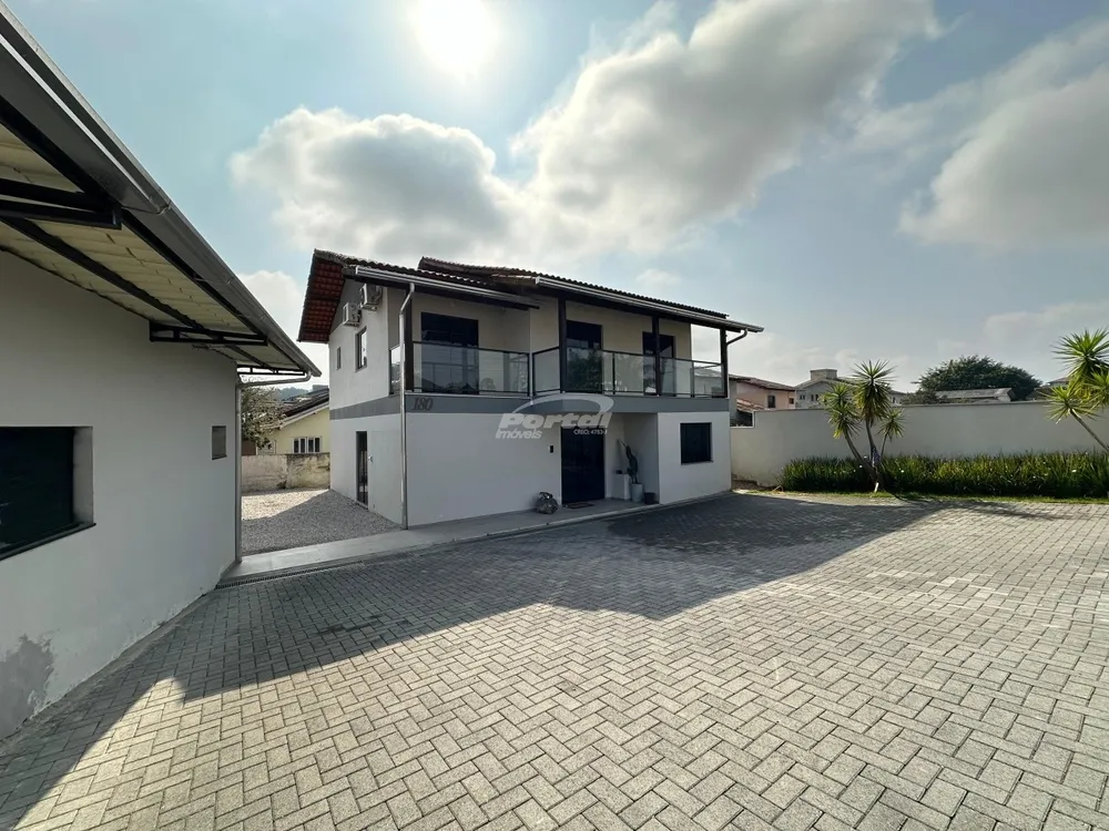 Casa, 4 quartos, 210 m² - Foto 1