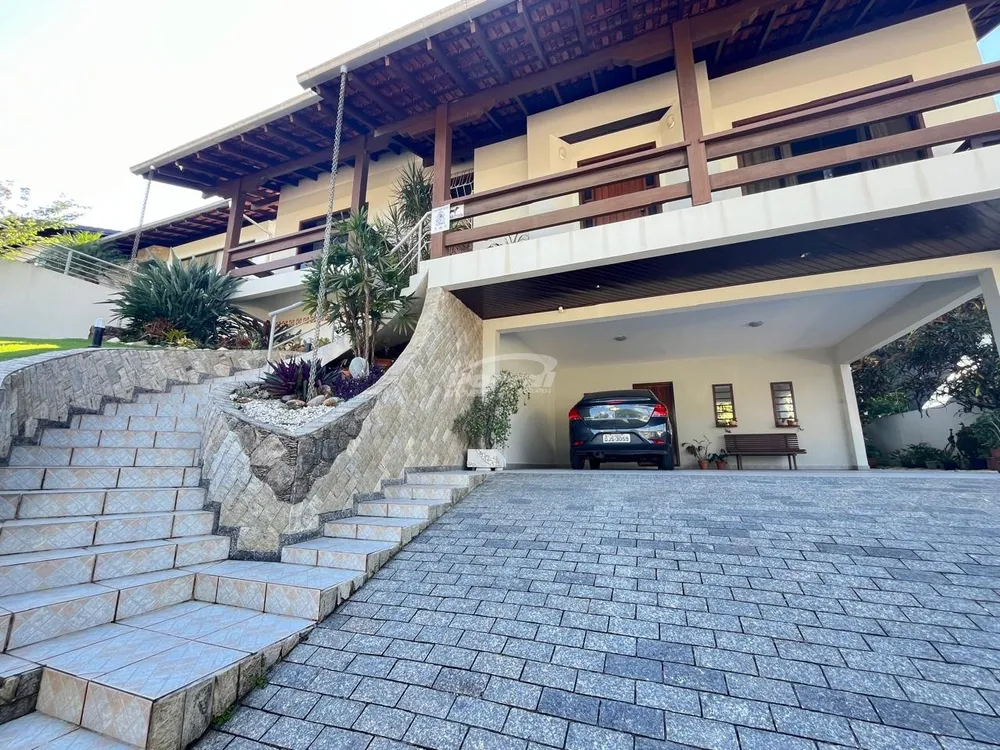 Casa, 3 quartos, 315 m² - Foto 1