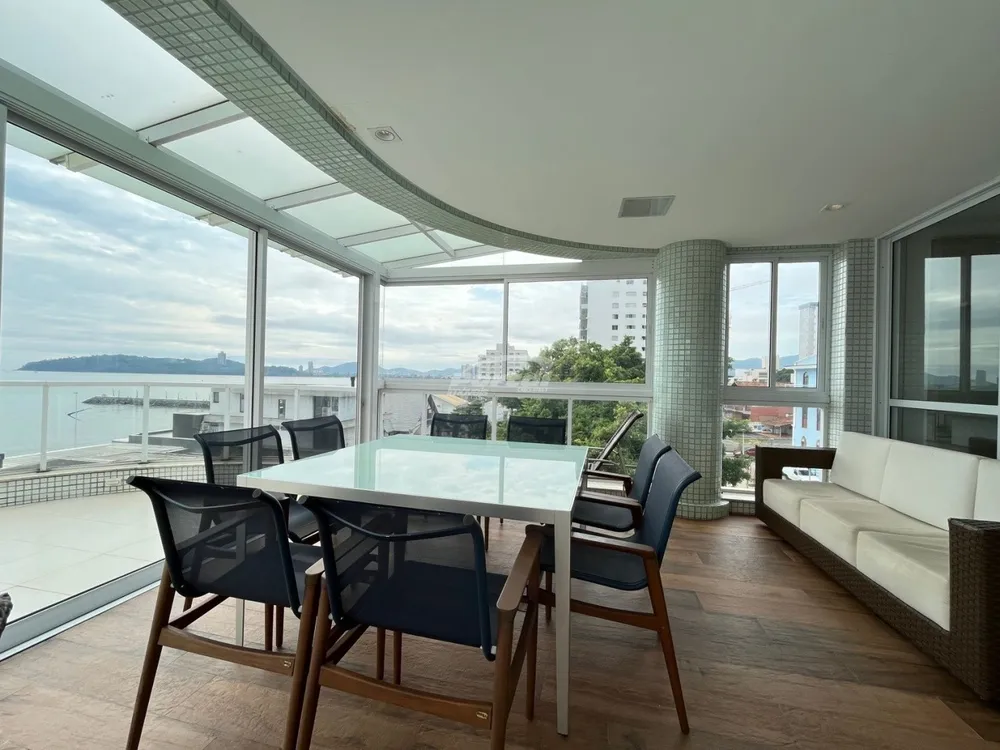 Apartamento, 3 quartos, 249 m² - Foto 2