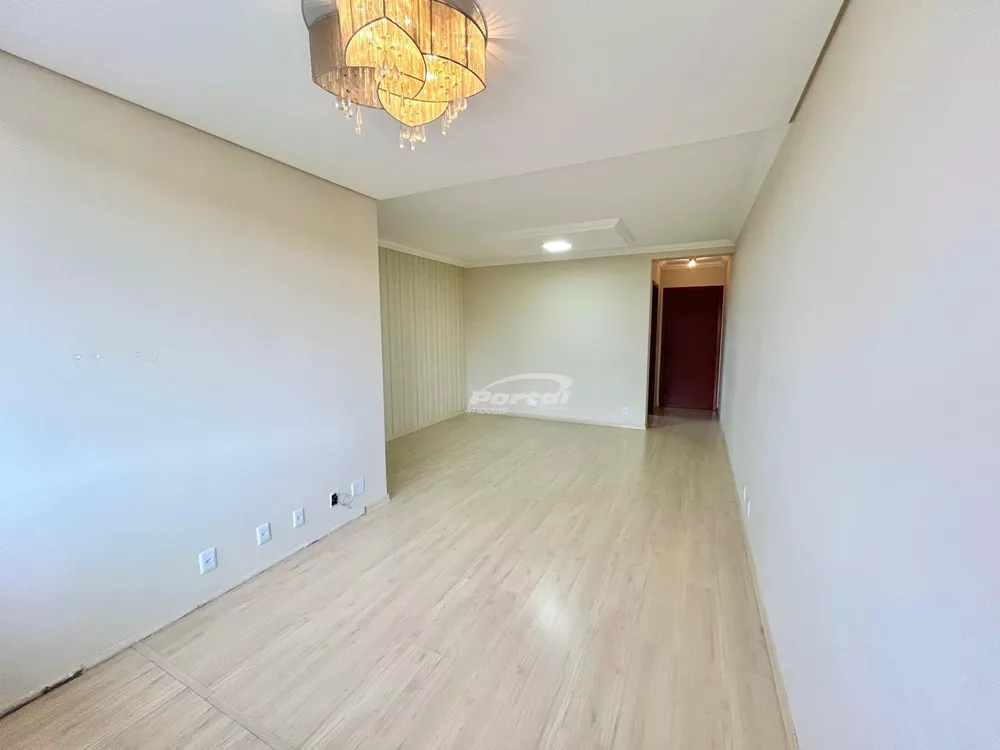 Apartamento à venda com 3 quartos, 79m² - Foto 2